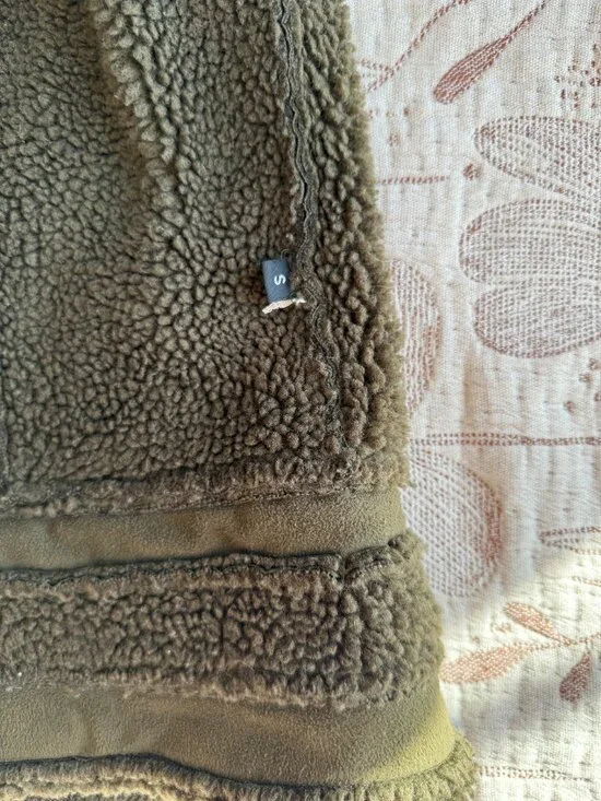 Fjallraven Fjall Women's Suede Sherpa Vest in Olive Green - Size Small - Picture 11 of 11